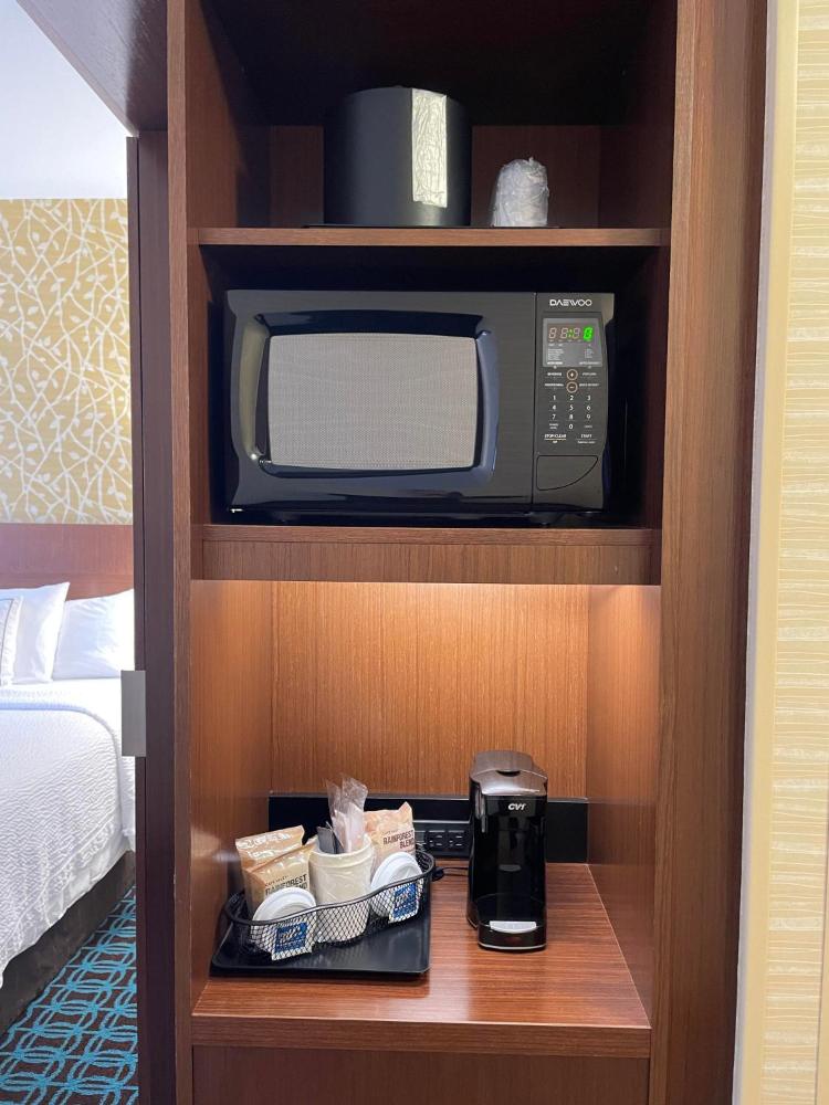 Guest Room with Two Queen Beds interior
